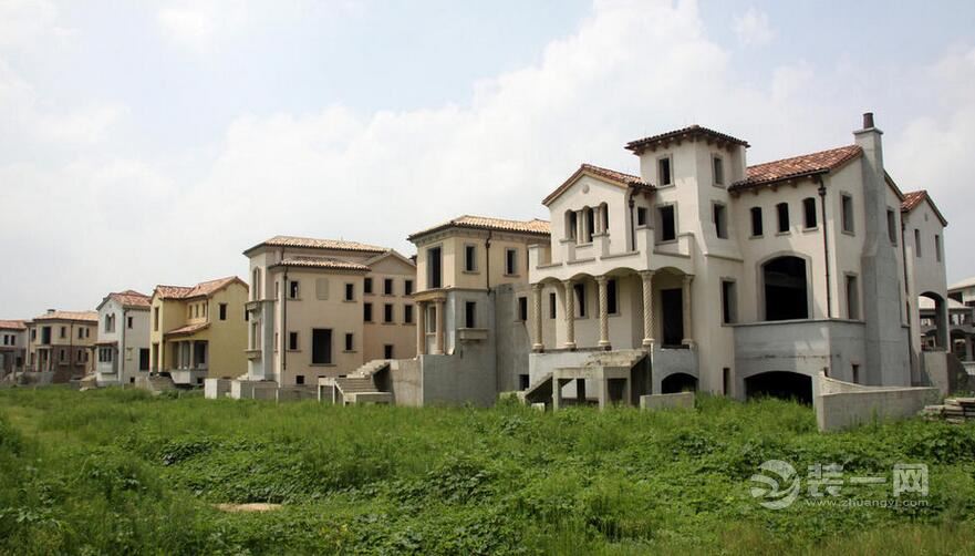 投资120亿元占地近千亩 郑州最大别墅群烂尾无人问津